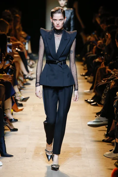 Look 5